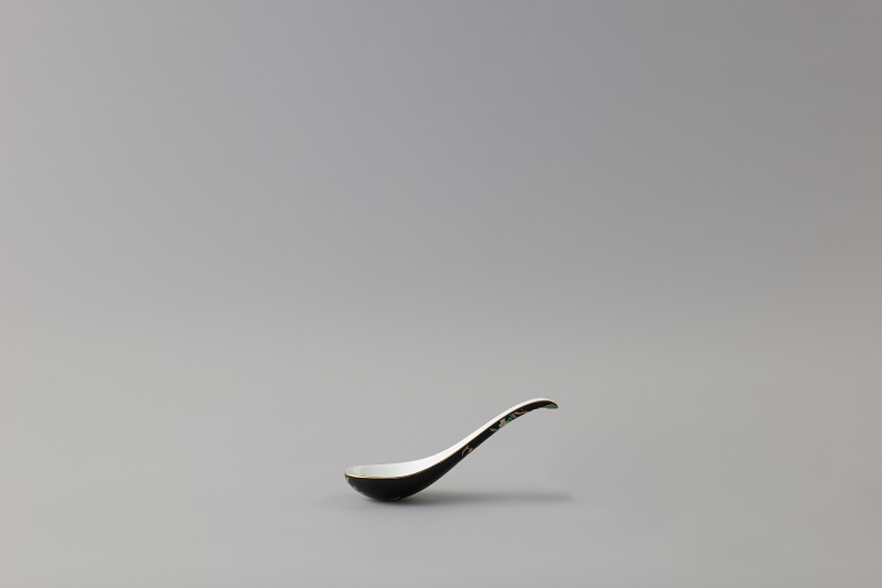 夫人瓷石榴家園小勺(125mm).jpg 夫人瓷石榴家園小勺(125mm).jpg