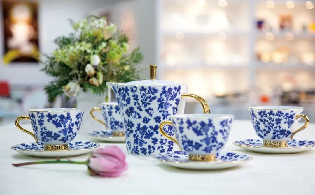 青花系列.jpg 青花系列.jpg